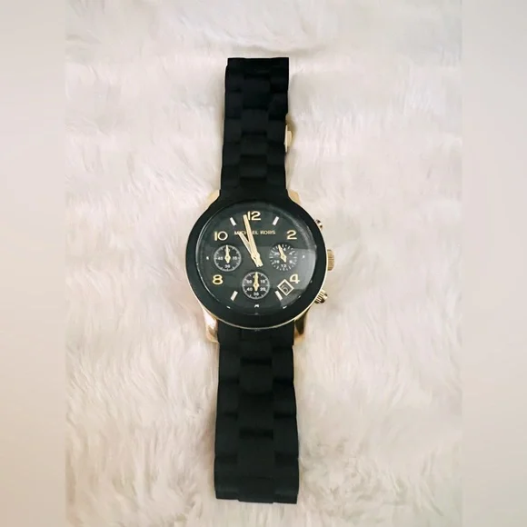 Michael Kors | Accessories | Michael Kors Womens Runway  display picture 1